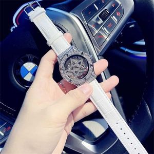 Hot Sell Mechanical 2023 New Five Point Star Chronicle Orologio da corsa Full Sky Star Watch Scava fuori Light Luxury Style Group Em Fashion Ro LeX