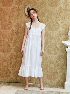 Kvinnors sömnkläder Summer Ruffled Pyjamas Pure Cotton Crepe Tyg Vit ärmlös Square Collar Nightgown Spets Bow Sling Nightdresses