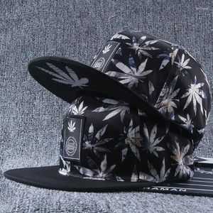 Ball Caps Selling Handsome Leaf Baseball Hat Men Embroidered Couples Nursing Hip Hop Baseballcap Boys Fashion Euro USA RUS