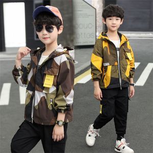 Tench Coats Baby for Boys Spring Kurtka Ubrania Kamuflaż wiatrówek dziecięcy odzież 3 do 12 lat Teen Kid Camo Płaszcz 230726