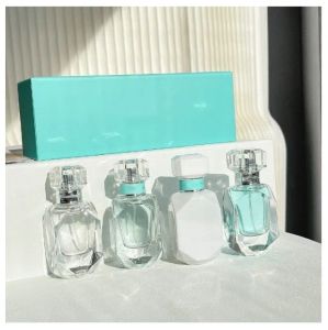 Köln Unisex Pırlanta Şişesi Parfüm Sheer Iheer Beyaz Baskı 30ml 4pcs Kadın Sprey Hızlı Gönderi için Kutu Hediyesi ile yoğun Unisex Parfum