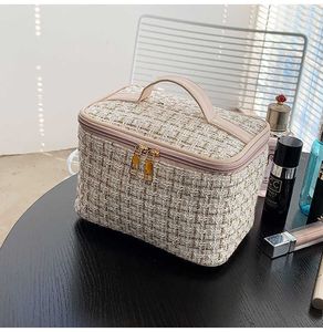 化粧品バッグケース韓国語バージョン小さなフレグランスファッションポータブル大容量化粧品バッグストレージバレルウォッシュ230704