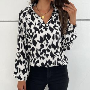 T-shirt da donna Autunno 2023 Camicia con risvolto con maniche lunghe Leopard Design Sense Donna con scollo a V Camicetta femminile casual Bianco Nero