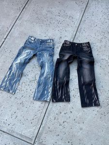Mäns jeans high street y2k stil mens jeans tvättade baggy jeans trend hip-hop bomull tryckt brett ben jean män och kvinnor med ett bälte 230727