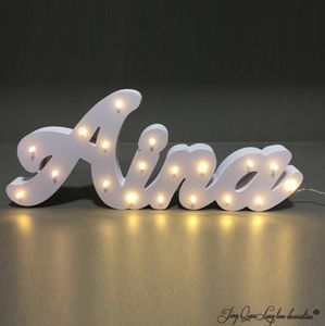 彫刻パーソナライズされた名前LEDライトサインドアカバーナイトライトベッドルームデコレーションウォールデコレーションウェディングデコレーションランプ