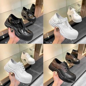Designer Casual Shoes Ruby Flat Bottomed Mary Jane Shoes Platform Läderklänning Skotryck Lace Up Trainers Black Buckle Shoe Höjd Ökande sko