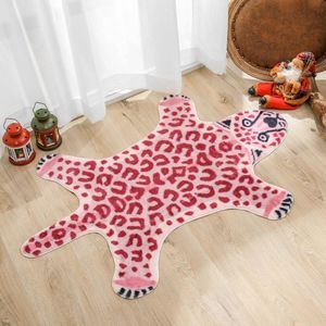 Caligrafia rosa imitação de leopardo padrão tapete de pele do falso couro antiderrapante tapete lavável impressão animal para sala estar quarto