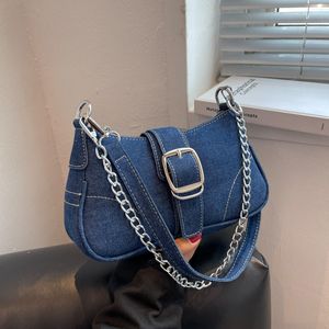 Kvällspåsar damer denimkedja axelväska mode trend damer messenger väska hög kvalitet netto röd casual underarmväska kvinnor väska 230726