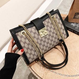 2023 Factory direct sales high quality Baobao Women's Spring New Versatile Crossbody Large Capacity Old Flower Shoulder Simple Bucket Bag