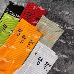 4 Pairs Designer Sock Autumn Winter Graffiti Letter Street Pure Color Cotton Sports Socks Stockings