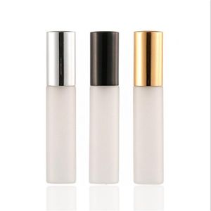 10 ml parfymflaskor med sprayer frostat glas guld silver svart kosmetisk behållare återfyllbar dim spray flaska 25 st lot183l