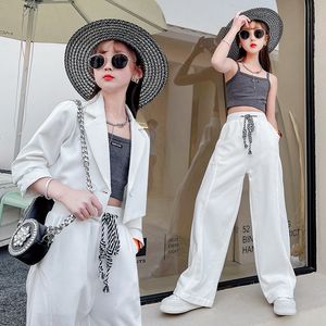 Tute Abbigliamento per ragazze adolescenti Set corto Kinitted Crop TopBlazer Giacca e pantaloni 3PCS Abito bianco Donna Formale Sociale Quattro stagioni 230726