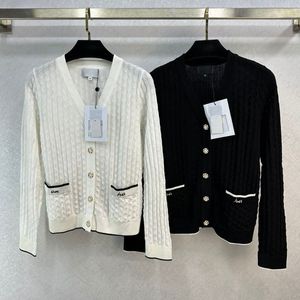 23 FW Kadın Sweaters Örgü Tasarımcı Tops Örgü Mektup Nakış Hardigan Pist Marka Tasarımcısı Üst yün gömlek yüksek uç esneklik dış giyim örgüsü hırka