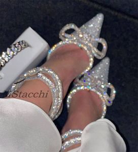 Klänningskor glitter strass kvinnor pumpar kristall bowknot satin sandaler sommar transparenta skor höga klackar party prom designer skor 230726