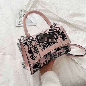 2023 Top Design Luxury Bags high quality Graffiti hourglass square version trend style texture messenger