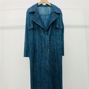 Womens Jackets Miyake Pleated Imitation Denim Long Coat for Women Spring Autumn Sleeve Trench Collar Ladies 6 Button Dress 230727
