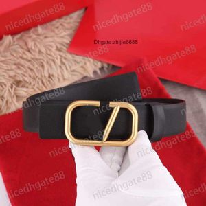 Luxury Valentino Fashion Cinturon Designer Belt 7cm för Woman Vintage Leather V Accessories Belts Reversible Outdoor Smooth Creative Midist Man Belt Comf