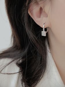 European and American creative new minimalist Korean version with diamond inlaid square earrings, fashionable and cute earrings