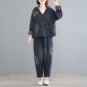 Pantaloni a due pezzi da donna Jeans lavati Abiti primaverili autunnali Completo da donna Chinoiserie Cappuccio con ricami a base di carne Retro Set a due pezzi da donna