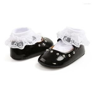 Första Walkers Spring-Autumn Crib Shoes 2st/Set Baby Girl Sweet Princess Soft-Soled Toddler Girls Socks Spädbarn Toddlers för 0-18m