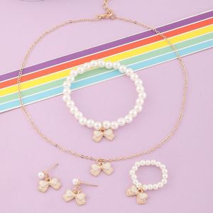 Collana orecchini set Y2K dolce fiocco bianco ciondolo moda temperamento braccialetto di perle d'imitazione per le donne ragazza gioielli regali