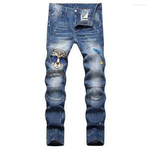 Jeans da uomo Pantaloni da motociclista con patchwork con cerniera casual in denim con ricamo leopardato Pantaloni colorati dipinti