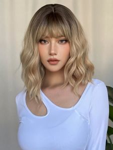 Cosplay Wigs Short Wavy Bob Synthetic Wigs Brown to Blonde Ombre Hair Wigs for Women with Bangs Cosplay Lolita Natural Wig Heat Resistant 230727