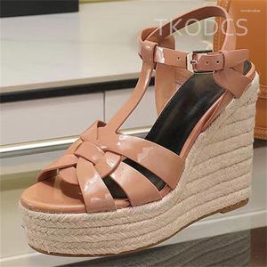 Sandálias luxuosas femininas peep toe couro real salto super alto sapatos femininos tecido à mão retrô plataforma romana cunha