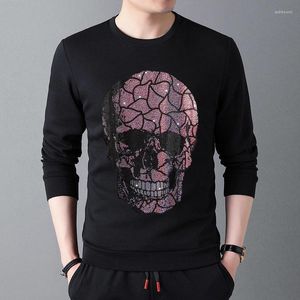 Herrtröjor Personlighetsteknologi Studded Skull Hoodie Round Neck Self-Cultivation Business Unique Shining Pattern Korean Winter