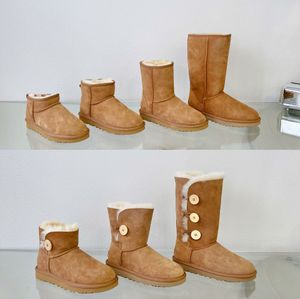 مصمم أستراليا Uggity Boots Snow Boot Mini نصف برميل زر طويل للنساء نساء الفراء الكلاسيكية الأسترالي الشتاء دافئ فروي رقيقة الساتان الجوارب الكاحل