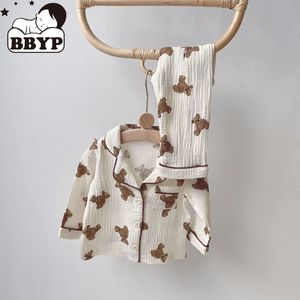 Pigiama 2 pezzi autunno bambini coreano manica lunga stampa orso cardigan e pantaloni cotone mussola filato indumenti da notte 230728