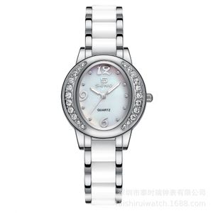 Womens Watch Saatler Yüksek Kaliteli Lüks Modern Su Geçirmez Kuvars Baster Paslanmaz Çelik 30mm Saat