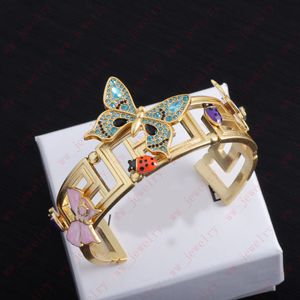 Rhinestone Color Emamel Butterfly Ladybug Hollowed-Out Slåsande mönster Armband manschett, smyckesdesigner lyxig liten insekt unik stil armband, gåvor,