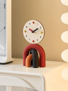 Orologi da tavolo Orologio da scrivania creativo Silenzioso per la decorazione della camera da letto Decorazioni per la casa Meccanismo del timer carino Alimentato a batteria Reloj Despertador Saat