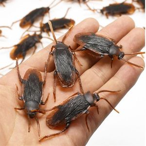 Funny Fake Cockroach Halloween Decoration Jokes Pranks Maker Novelty Tricks Simulation False Cockroach Toys GB1081273H