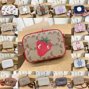 Vender COABAG vários sacos de câmera C Letter Designer Bag 26 estilos mulheres bolsas de ombro de couro de alta qualidade bolsas de designer moda crossbody bolsas bolsa