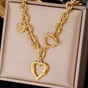 Designer Brand Tiffayss ins style peach heart ot buckle liquid love necklace for womens design sense collarbone chain titanium steel 18k gold neck jewelry