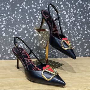 Com caixa de fivela de metal couro pontiagudo salto alto stiletto designer novo commuter com coração vermelho sapatos únicos 8cm tamanhos 35-43 + caixa