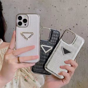 Luxury Designer phone case for iPhone14 13 12 Pro/Pro Max Fashion Textured embossed, Triangle diamond wrapped edge Premium leather phone case.