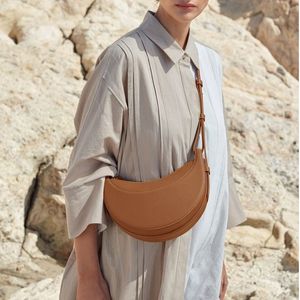 Bolsos de noche Bolso de media luna Crossbody de mujer Pequeño Crescent Underarm Premium Pure Leather Round Saddle Single 230729