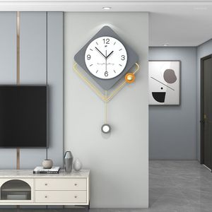 Wall Clocks Iron Art Creative Living Room Decorative Silent Sweeping Clock Geometric Rhombus High Density Dial Plate With Pendant