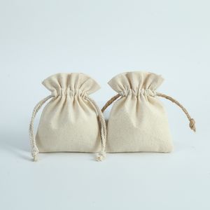 Jewelry Pouches Bags 50pcs Cotton Burlap Jewelry Bag Small Nature Canvas Bags for Necklace Earring Ring Pouch Wedding Christmas Party Candy Gift Bag 230728