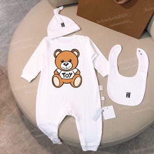 Baby Rompers Soft Cotton Animal Print Nyfödd Jumpsuit Hat Bibbs Passar Spädbarn pojke flickor långärmad romper barnkläder