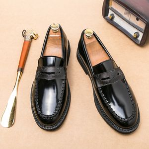 Sommarn nya herrarfestskor affärsskor avslappnad mode runda huvud casual lata skor