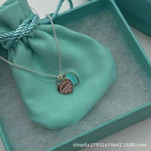 Designermärke TIFFAYS S925 Sterling Silver Emamel Double Heart Necklace High Edition Peach Collar Chain Fashion Simplicity