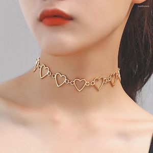 Pendant Necklaces Metal Hollow Korean Sweet Love Heart Choker Necklace Statement Girlfriend Cute Bicolor Jewelry Collier Femme