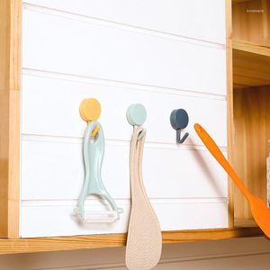 Ganci Stile nordico Traceless Kitchen Toilet Hole Free Wall Hanging Hook Mini Round Plastic Convenient Clothes And Hats Storage