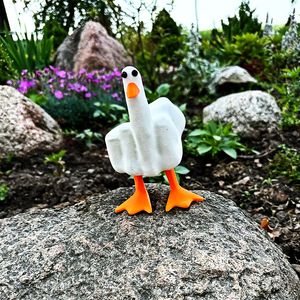 Oggetti decorativi Figurine Duck You Creativo Dito medio Ornamenti Statua Artigianato in resina Decorazioni per la casa Decorazione parodia 230728