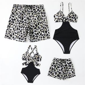 Girl's Dresses 2023 Leopard Family Matching Swimsuits Mother Daughter Swimwear Mommy and Me Clothes Outfits Father Son Swim Shorts 230728