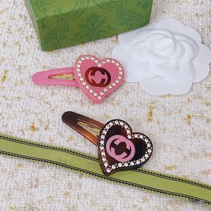 Marka tasarımcısı tatlı pembe aşk kalp saç klipleri barrettes popupal moda lüks harfler parlayan kristal bling elmas saç pimleri kadınlar için kızlar hediye kutusu